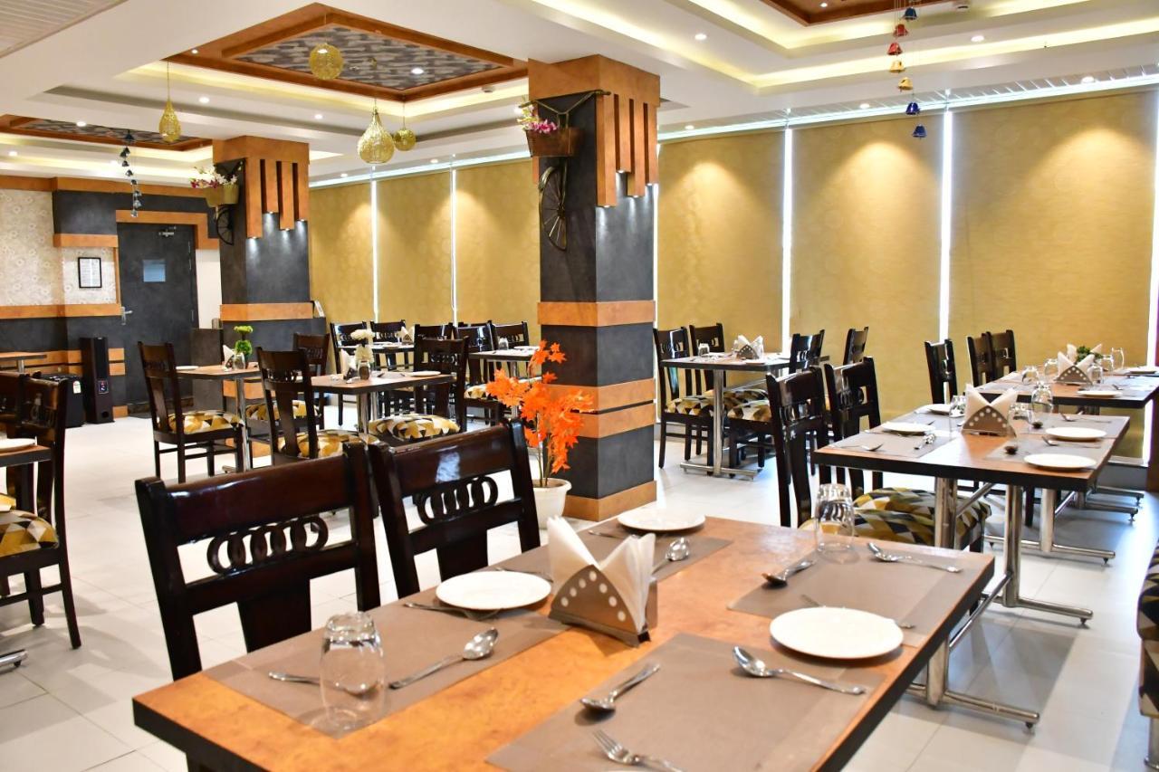 Hotel Yatharth Inn Варанаси Экстерьер фото