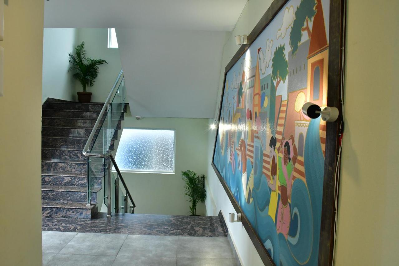 Hotel Yatharth Inn Варанаси Экстерьер фото