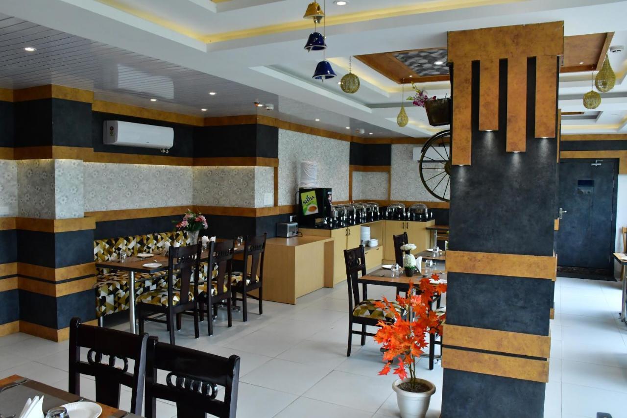 Hotel Yatharth Inn Варанаси Экстерьер фото